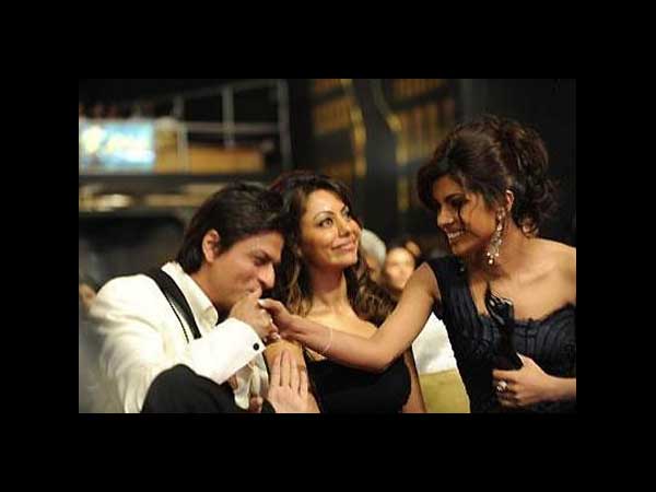 Has Shahrukh Khan and Priyanka Chopra's relation reached the next level?